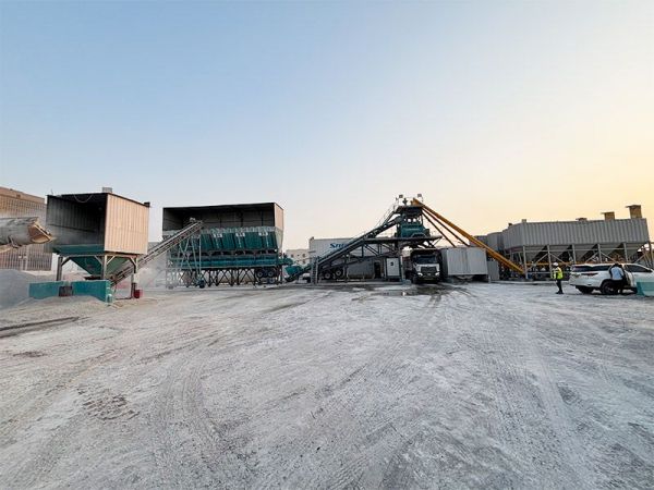 Mobile YHZS180 concrete batching plant